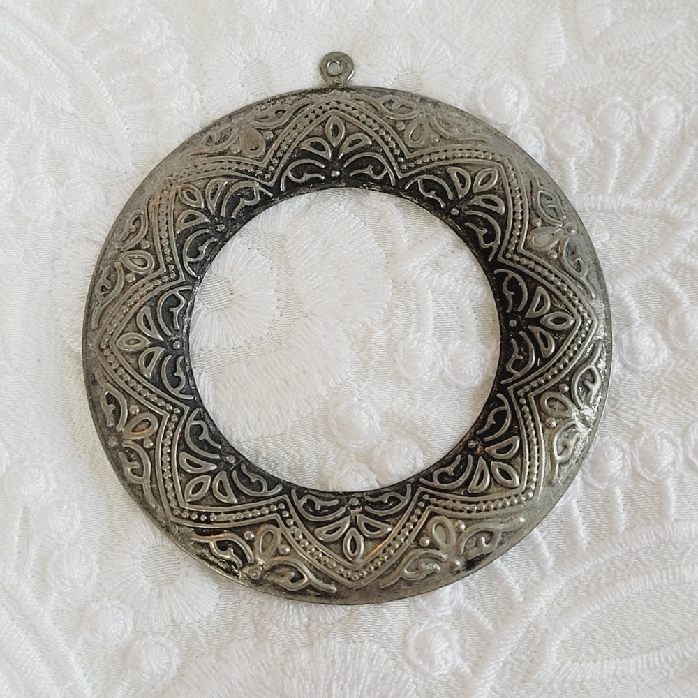 Mandala Circle Pendant Silver Tone Etched Boho Tribal Ethnic Spiritual 21738